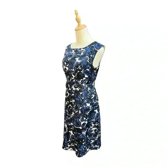 Talbots 💯 Silk Blue Floral Fit and Flare Dress Sz 4 - Picture 1 of 8